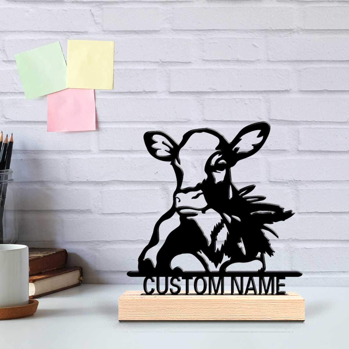 Home Decor Statue - 1個入り クリエイティブな牛のカスタムネームメタルスタチュー 木製台座付き鉄製オーナメントアートフィギュア ホームデコレーション用