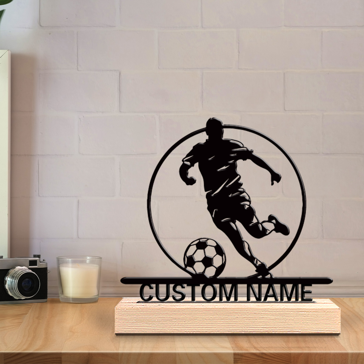 カスタムサッカー選手メタル像（名前入り）、木製台座付きテーブ - Home Decor Furniture のレビューと価格