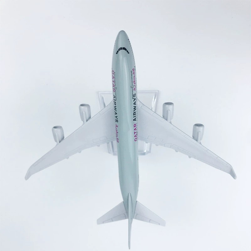 16cm合金製B747カタール航空ダイキャスト航空機モデル  - Home Decor Qatar のレビューと価格